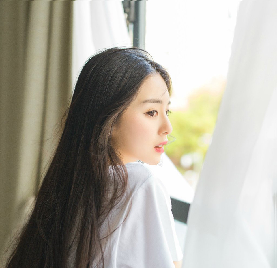 我们不走性感路线，我们走果敢路线。——韩寒《光荣日》